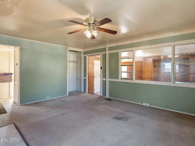 Glendale Lane photo 26