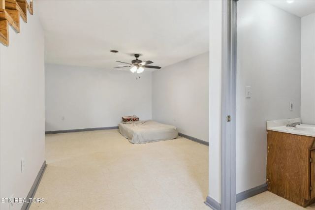 Crescent Drive photo 32