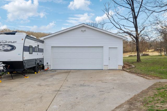 Roberts Road photo 28