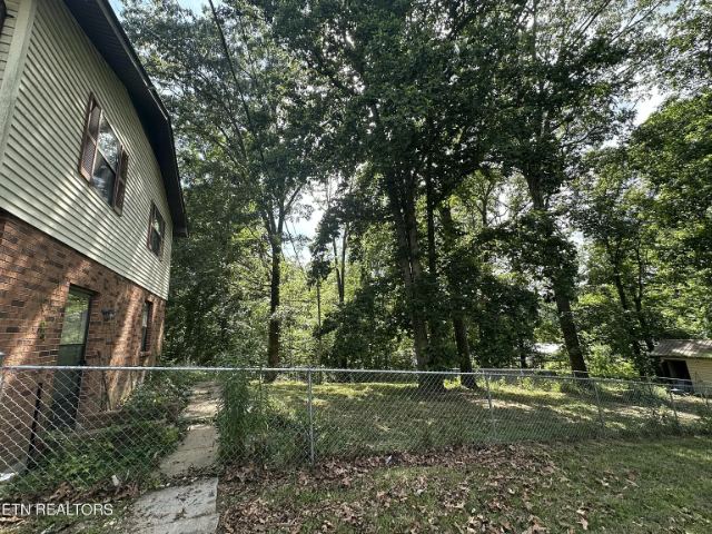 Summit Drive photo 15