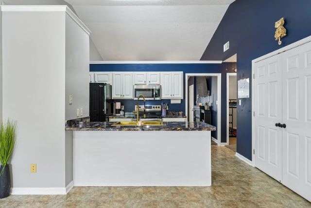 Neptune Court photo 3
