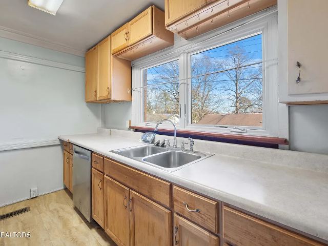 Glendale Lane photo 20