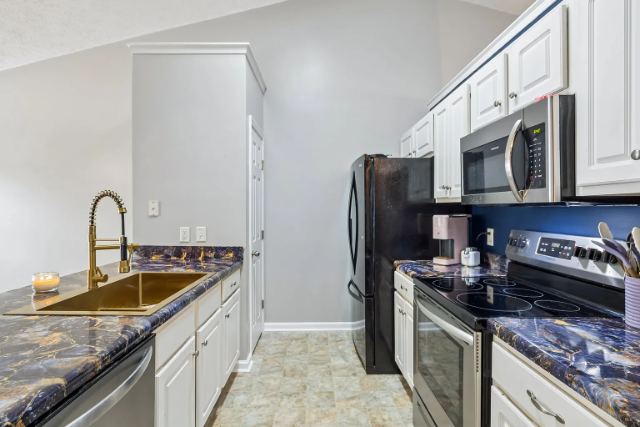 Neptune Court photo 11