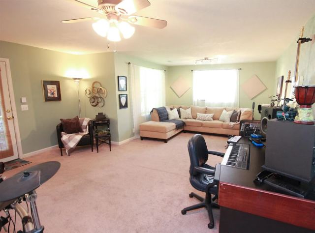 E Harbor Drive photo 16