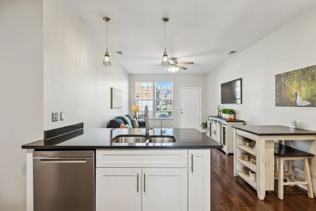 Villa Circle photo