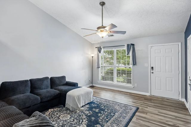 Neptune Court photo 12
