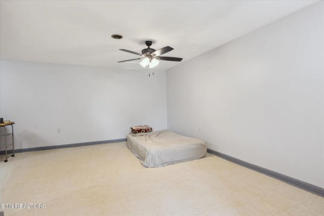 Crescent Drive photo 37