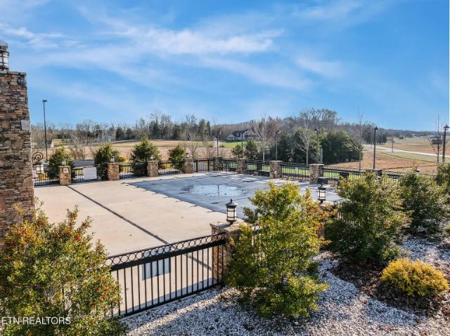 Eagle Ridge Drive photo 21