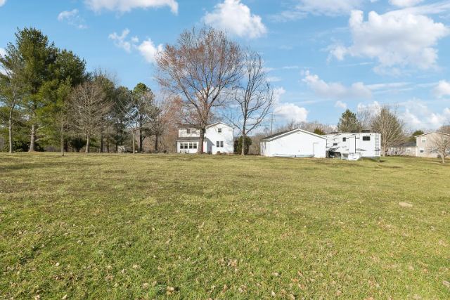 Roberts Road photo 32