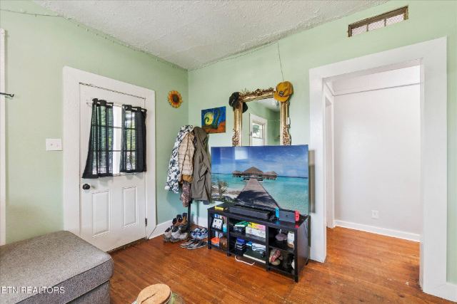 Wilson Avenue photo