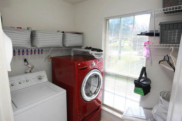 E Harbor Drive photo 15