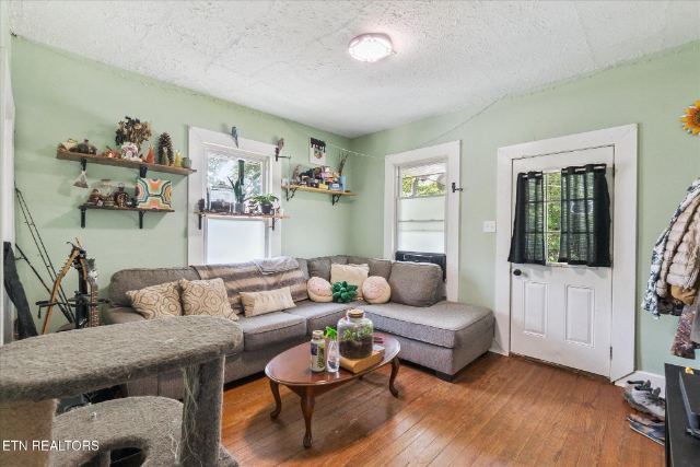 Wilson Avenue photo 11
