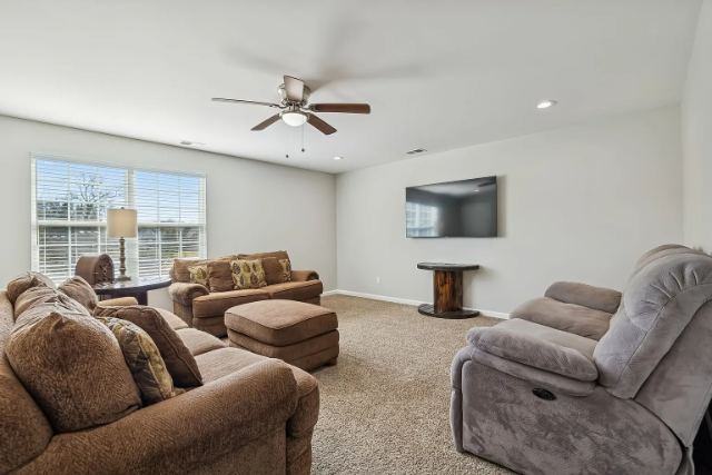 Villa Circle photo 14